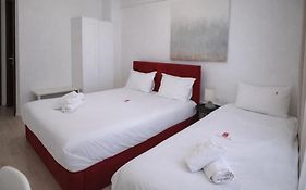 City Plaza Apartments & Rooms